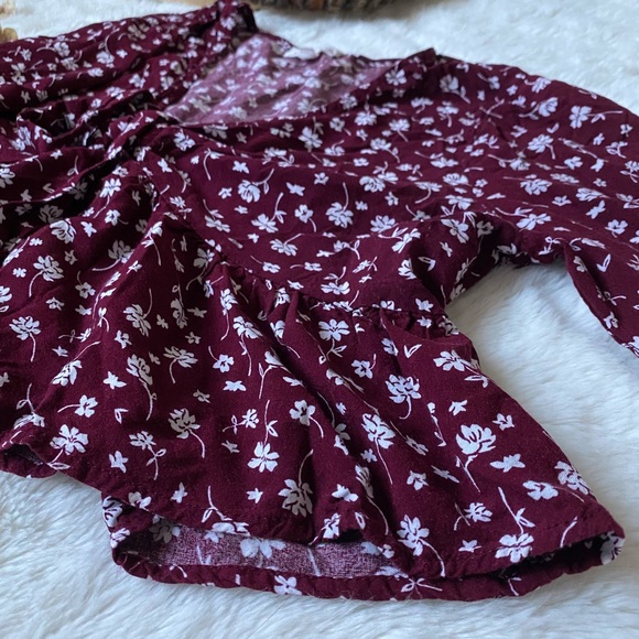 LA Hearts | Burgundy Floral Peasant Top - Picture 2 of 3